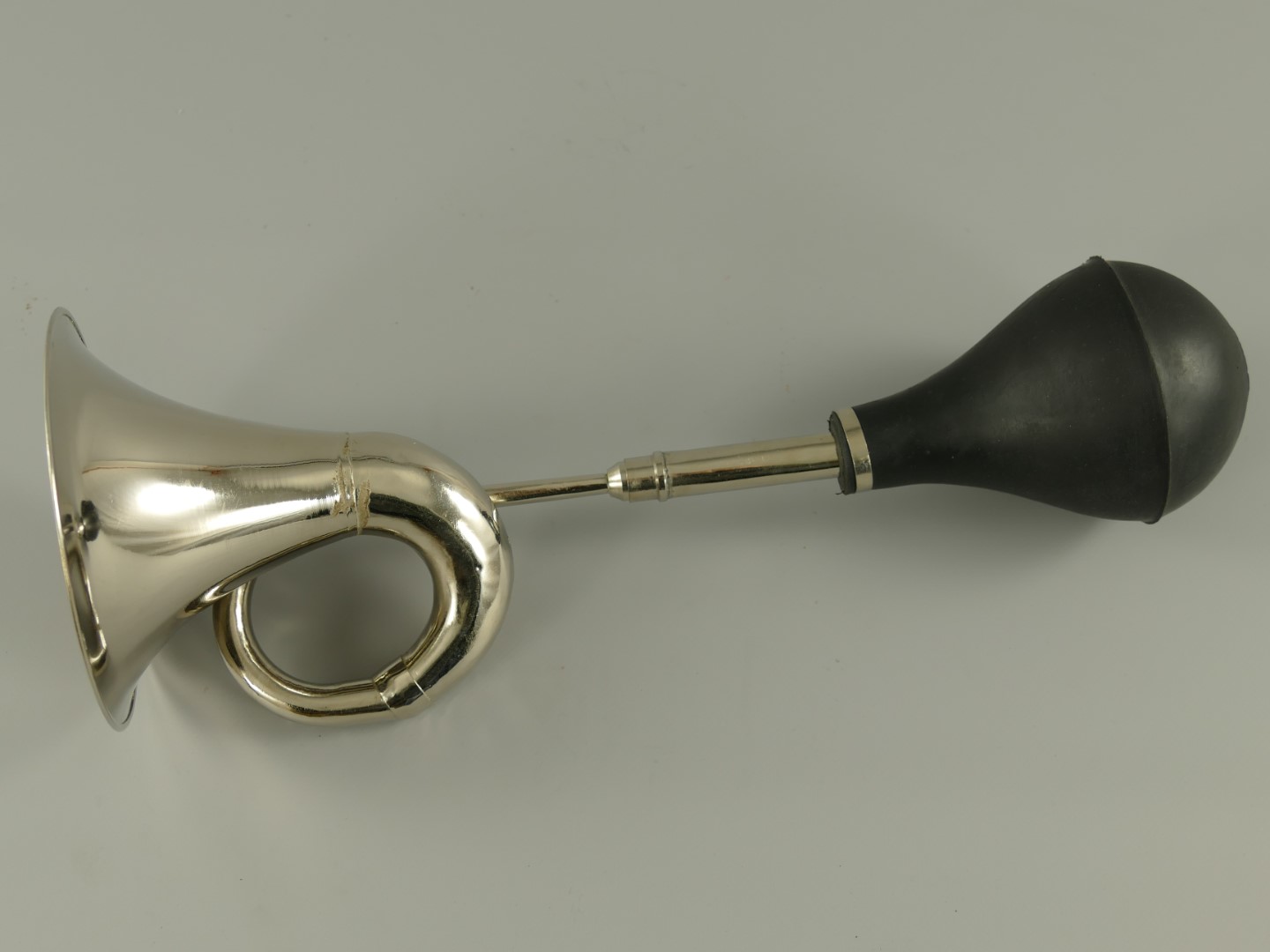 Autohorn vernickelt L.44cm