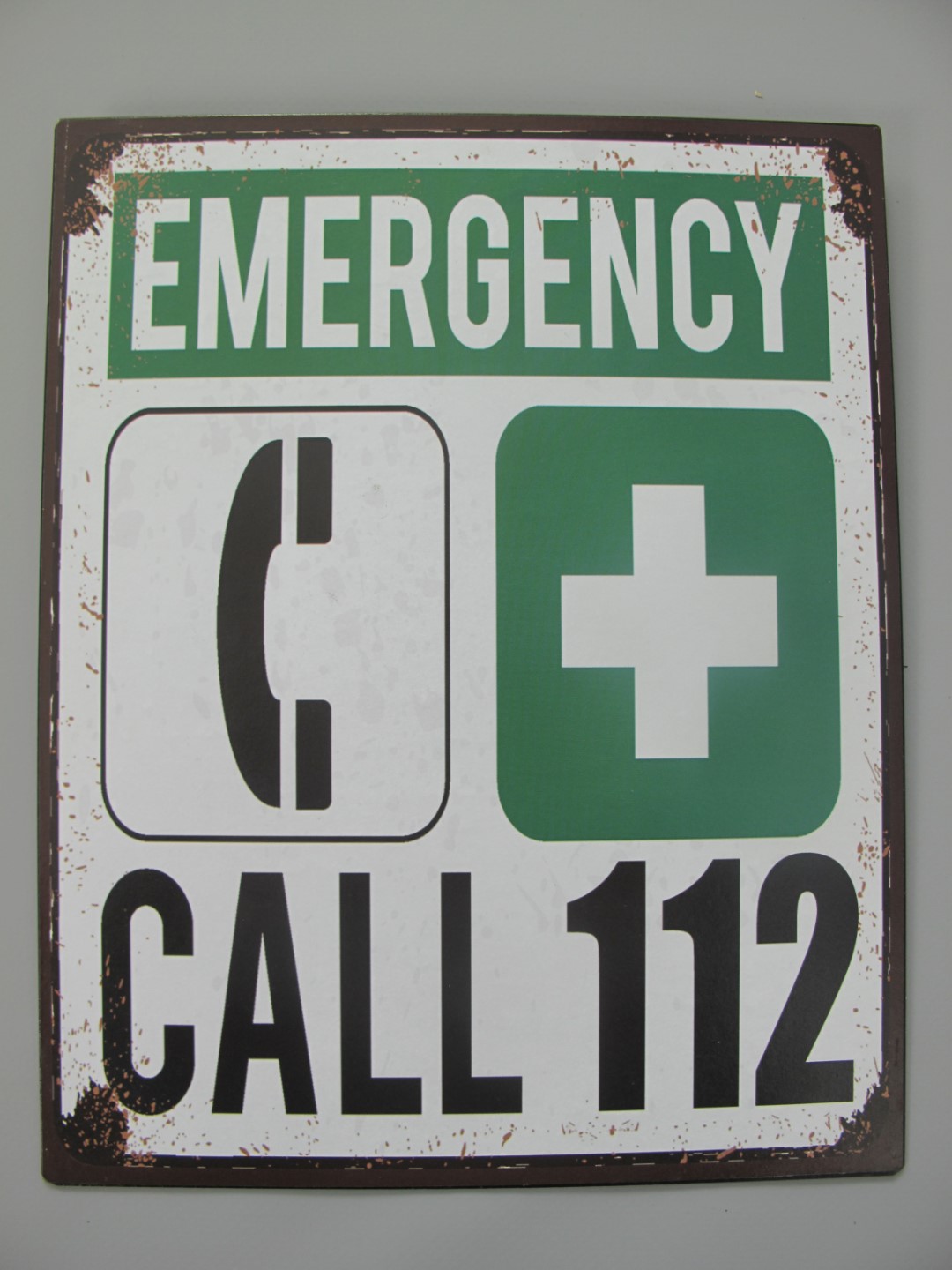 *ANG. Wandschild Eisen Emmergency call 112 H.25cm