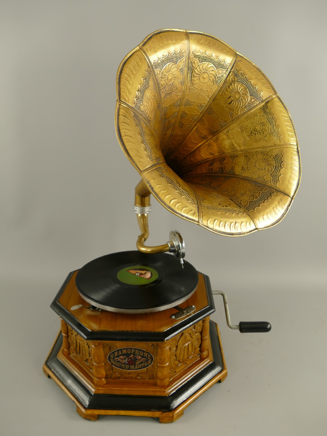 Grammophon Holz braun achteckig(Deko) H.66cm