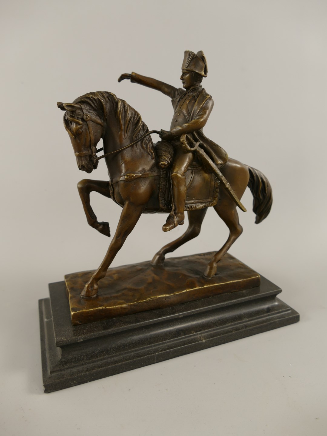 Figur Bronze Napoleon auf Pferd H.24x24cm