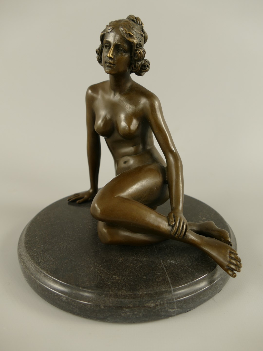 Figur Bronze Frau H.17x17cm